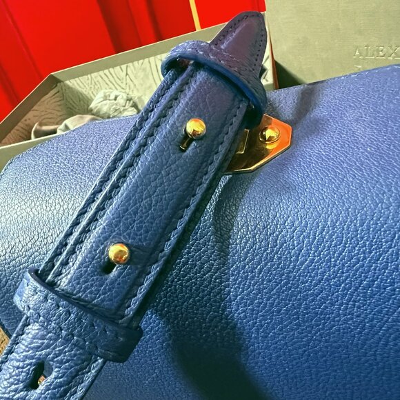 Alexander McQueen Leather Shoulder Box Bag - Picture 5 of 9